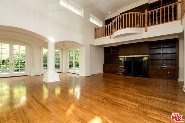 a view of a livingroom with a fireplace