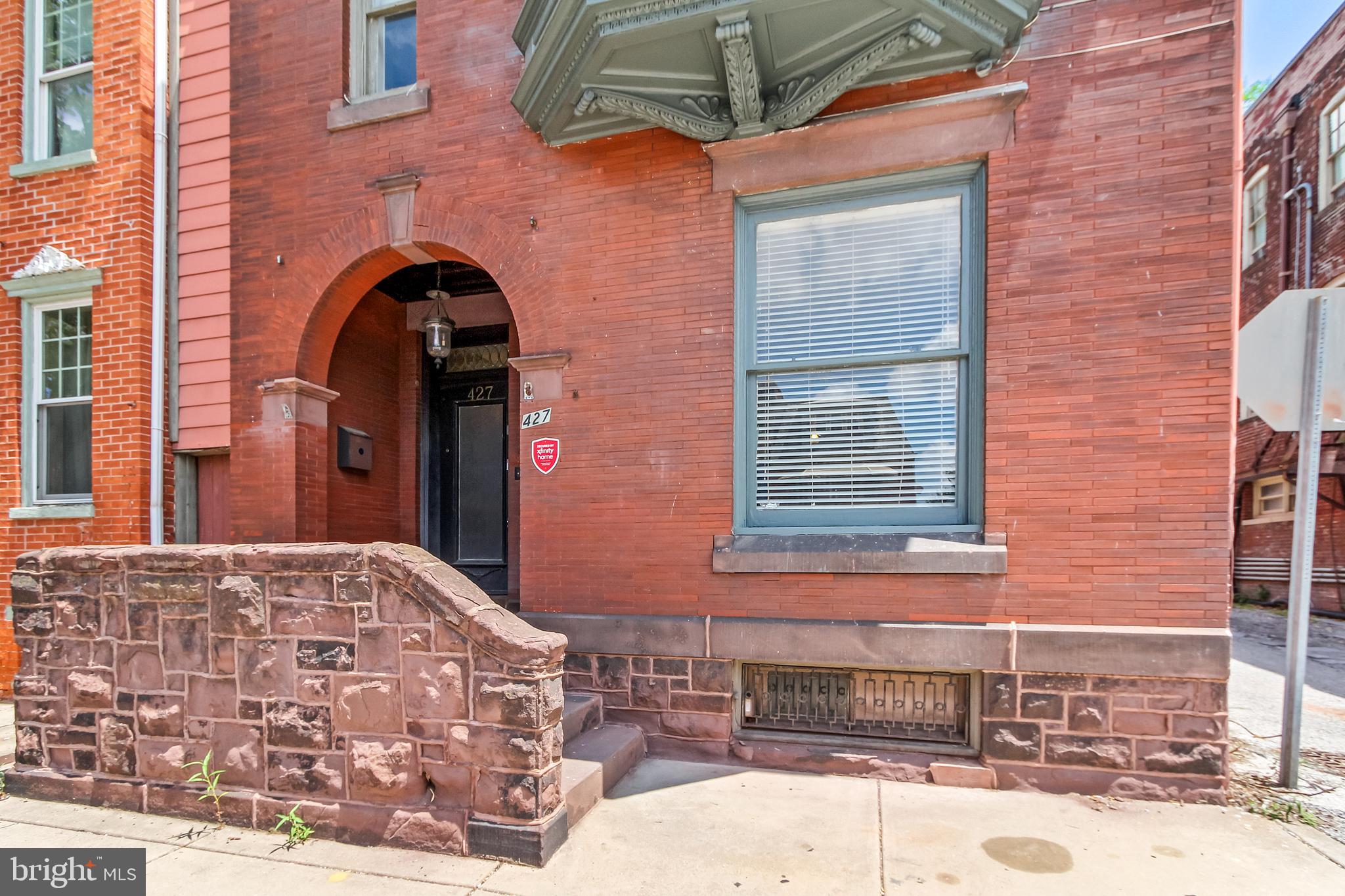 427 South George Street York, PA 17401 - Photo 3 of 36