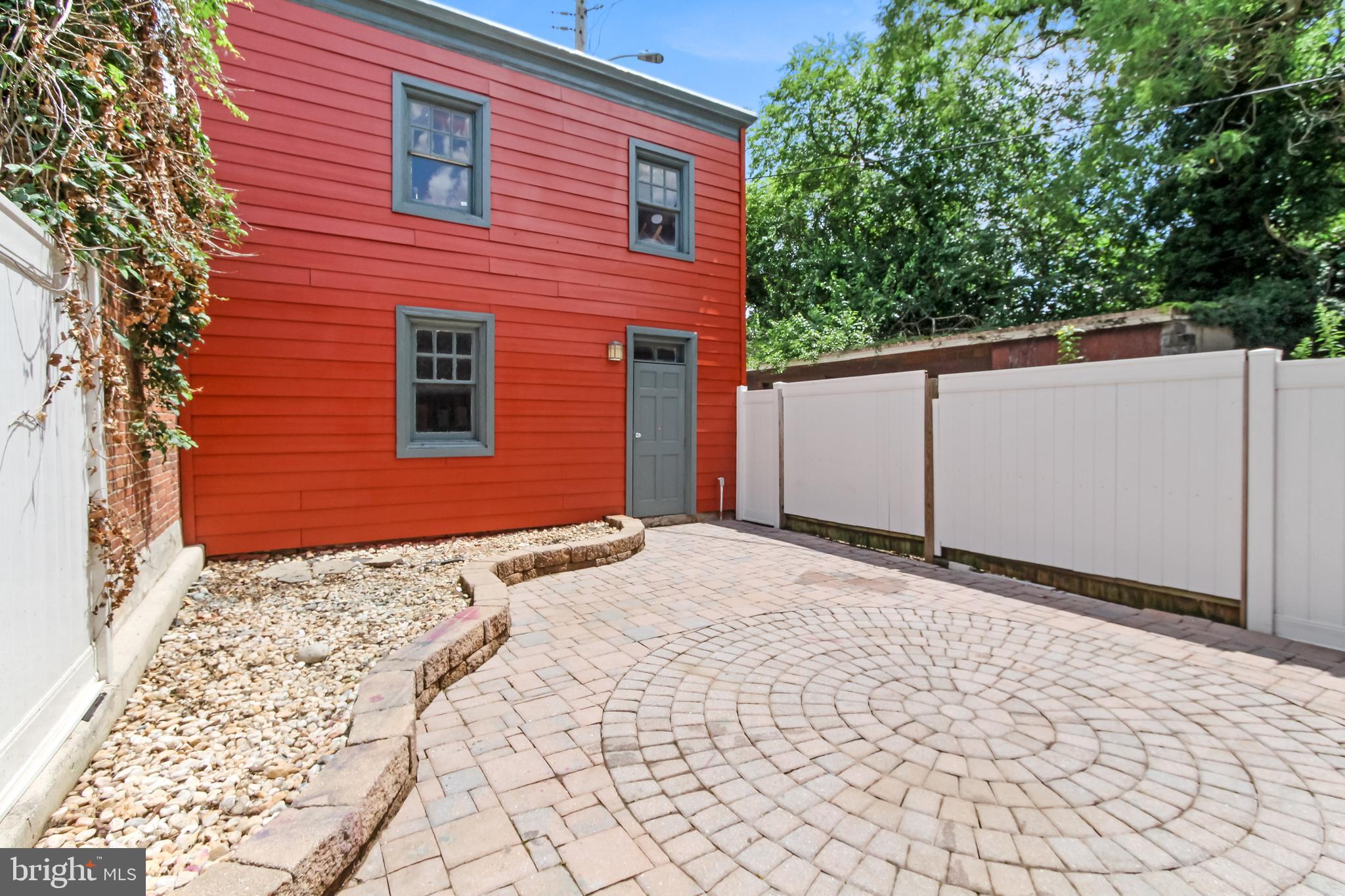 427 South George Street York, PA 17401 - Photo 32 of 36