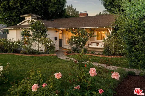$1,995,000 | 4600 Varna Avenue, Sherman Oaks, CA 91423