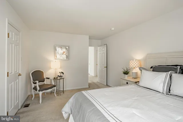 $799,900 | 6 Wingstone Lane, Devon, PA 19333