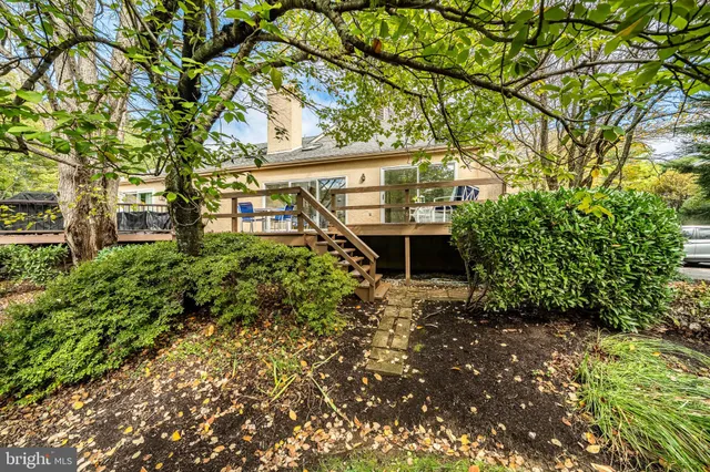 $799,900 | 6 Wingstone Lane, Devon, PA 19333