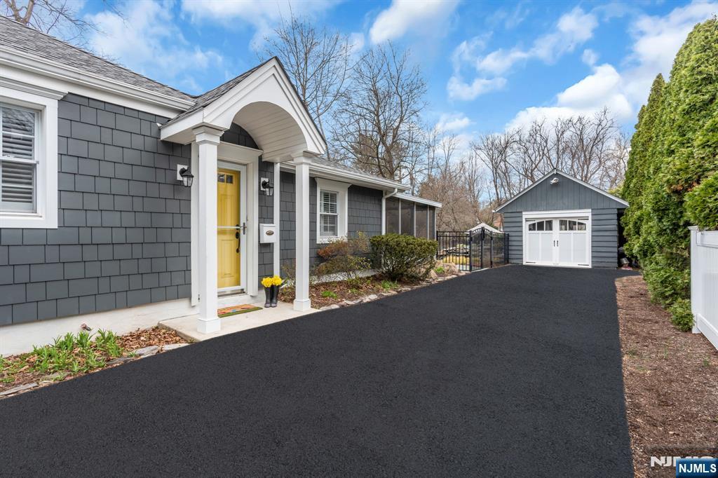 465 Franklin Turnpike Ridgewood, NJ 07450 - Photo 2 of 30