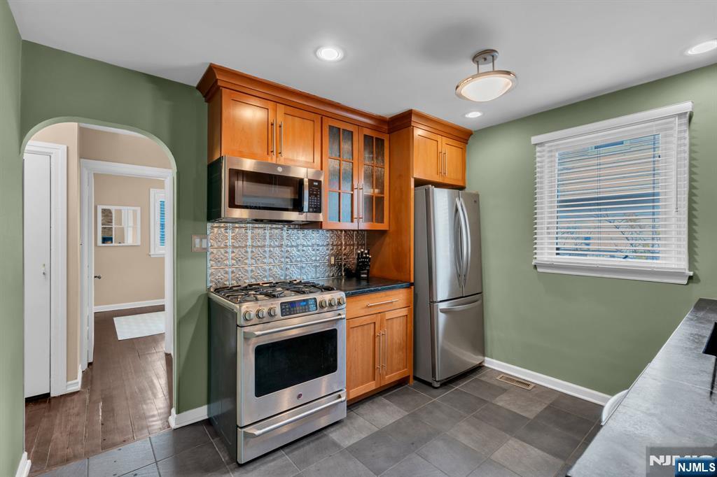 465 Franklin Turnpike Ridgewood, NJ 07450 - Photo 4 of 30