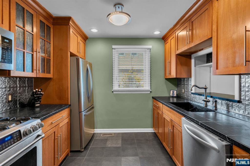 465 Franklin Turnpike Ridgewood, NJ 07450 - Photo 5 of 30