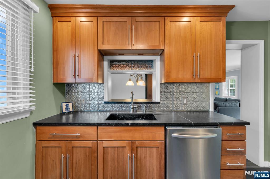 465 Franklin Turnpike Ridgewood, NJ 07450 - Photo 7 of 30