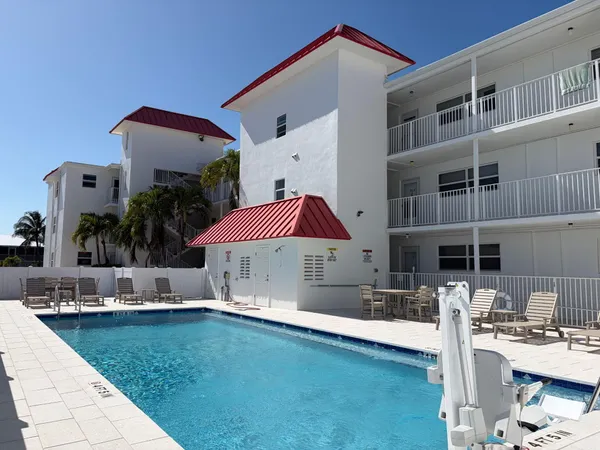 $2,900 | 605 Sombrero Beach Road, Unit 203, Marathon, FL 33050