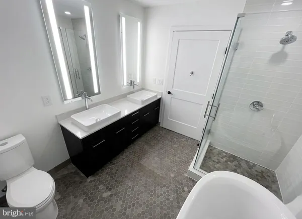 $5,900 | 70 N Street Southeast, Unit N301, Washington, DC 20003