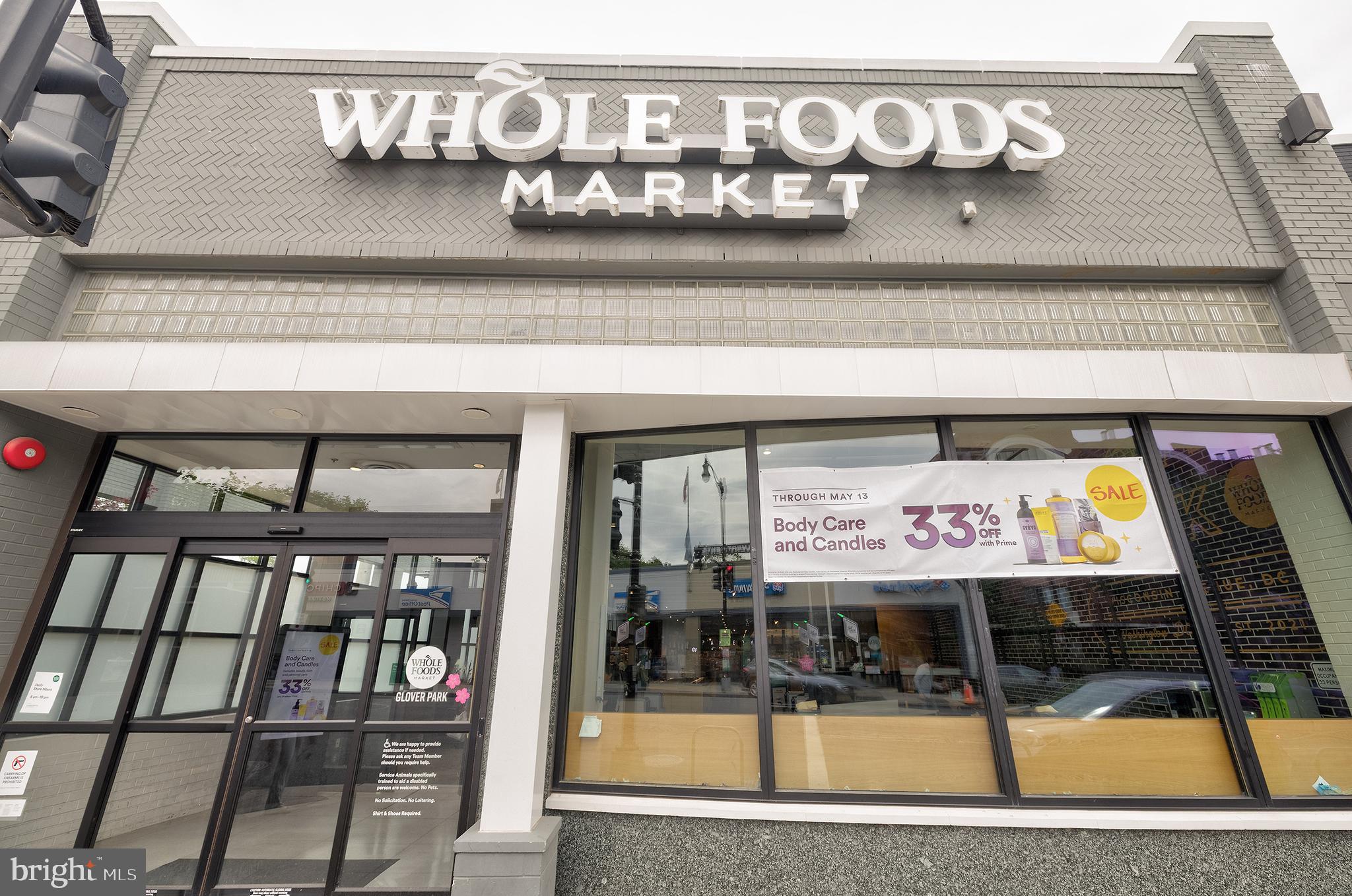 2135 Tunlaw Road Northwest Washington, DC 20007 - Photo 42 of 48 a view of an entryway