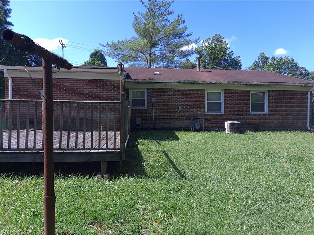 2505 Triangle Lake Road High Point, NC 27260 - Photo 2 of 17 Rear of Home