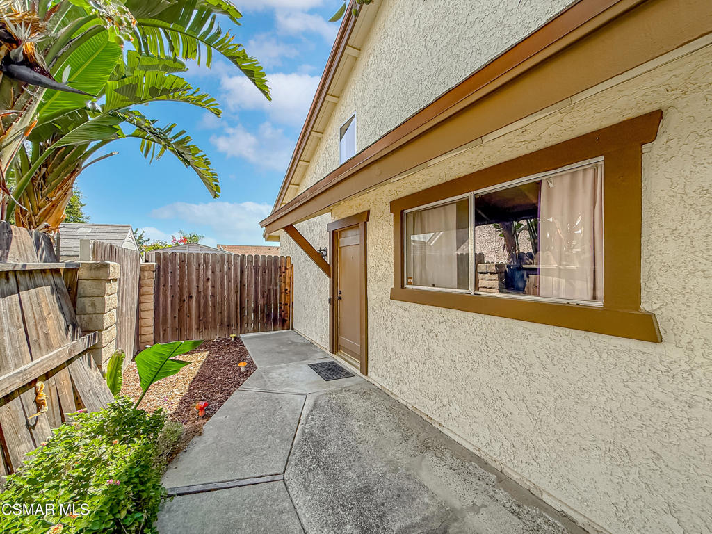 2041 Covington Avenue Simi Valley, CA 93065 - Photo 5 of 39