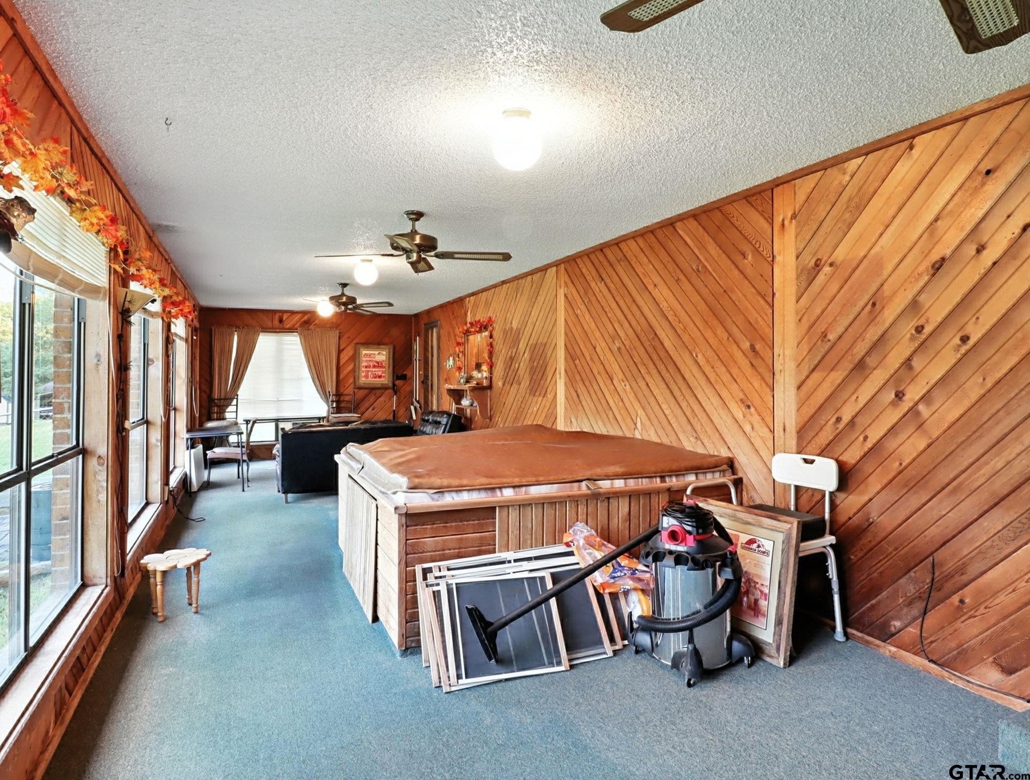 402 Watson Road Gladewater, TX 75647 - Photo 11 of 32 a utility room with dryer and washer