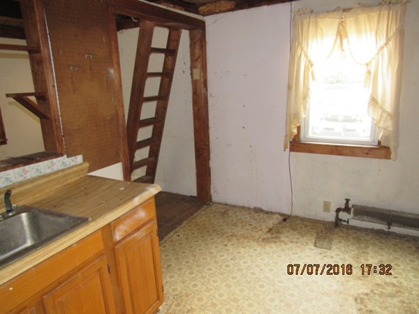 1288 Bulgarmarsh Road Tiverton, RI 02878 - Photo 12 of 12