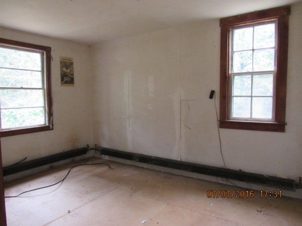 1288 Bulgarmarsh Road Tiverton, RI 02878 - Photo 3 of 12