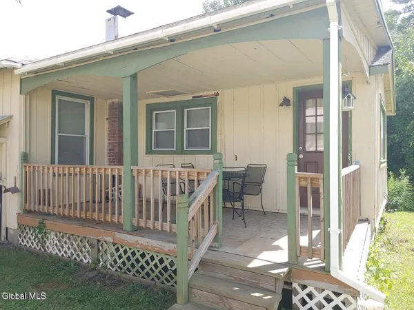 $1,100 | 2001 State Highway 9N, Unit 1, Ticonderoga, NY 12883