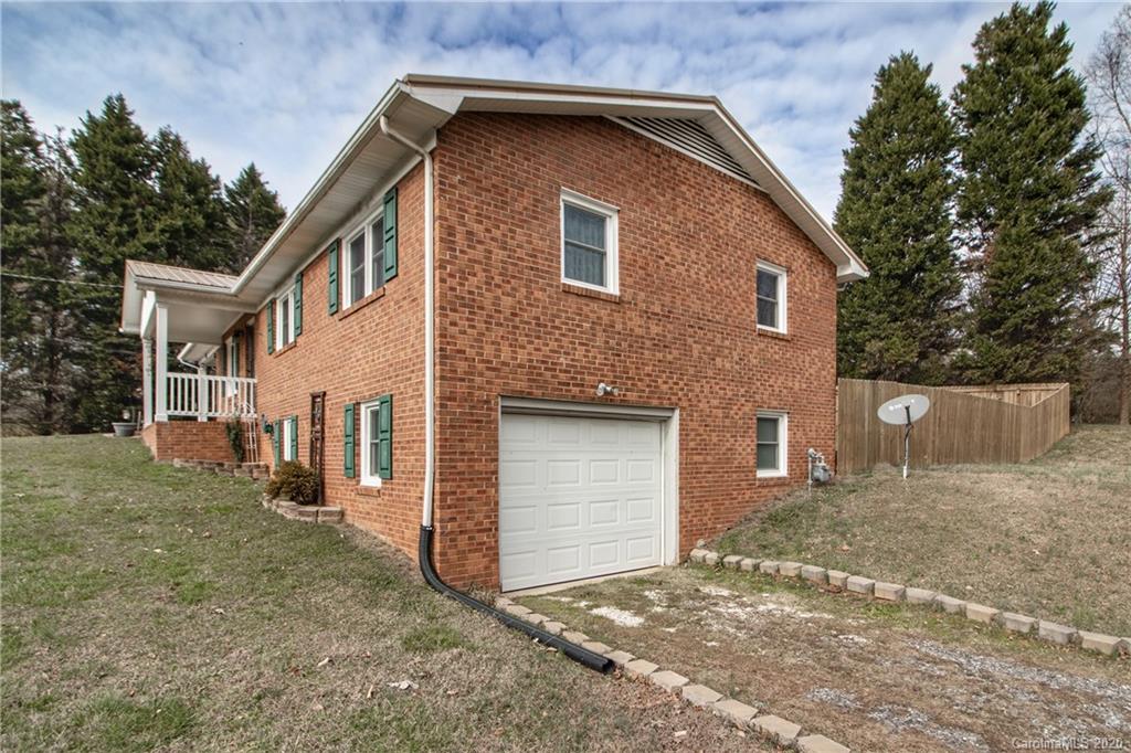 2211 Joe Road Statesville, NC 28625 - Photo 3 of 22 Gallery Image 3