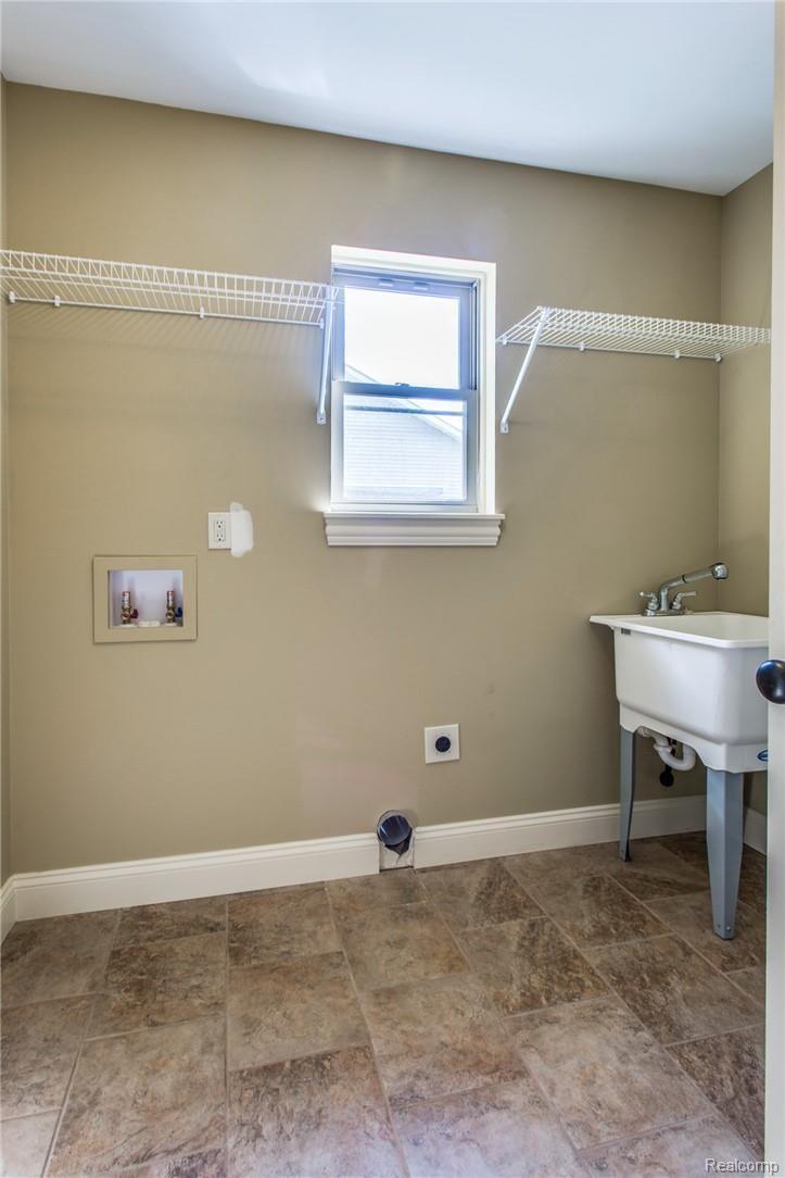 122 Rella Rae Avenue Marysville, MI 48040 - Photo 11 of 30 122 Rella Rae Ave-15.JPG