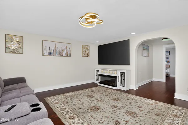 $349,900 | 1321 Helderberg Avenue, Rotterdam, NY 12306