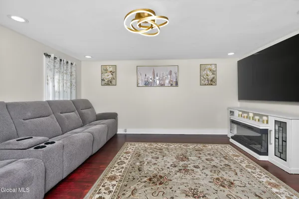 $349,900 | 1321 Helderberg Avenue, Rotterdam, NY 12306