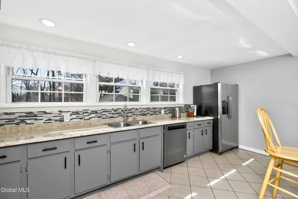 $349,900 | 1321 Helderberg Avenue, Rotterdam, NY 12306