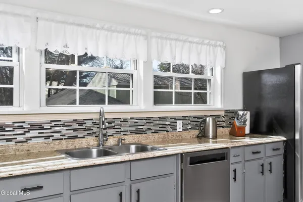 $349,900 | 1321 Helderberg Avenue, Rotterdam, NY 12306