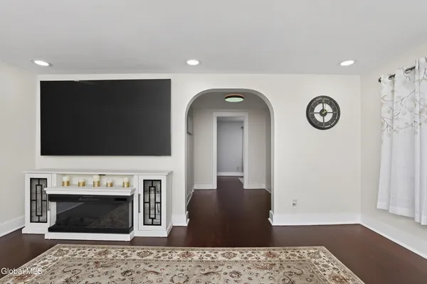 $349,900 | 1321 Helderberg Avenue, Rotterdam, NY 12306