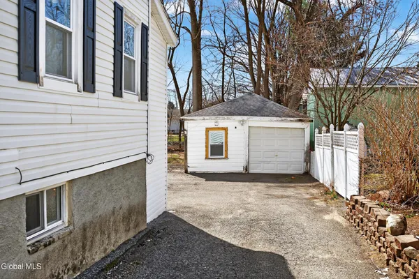 $349,900 | 1321 Helderberg Avenue, Rotterdam, NY 12306