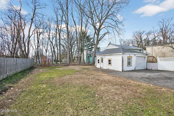 $349,900 | 1321 Helderberg Avenue, Rotterdam, NY 12306