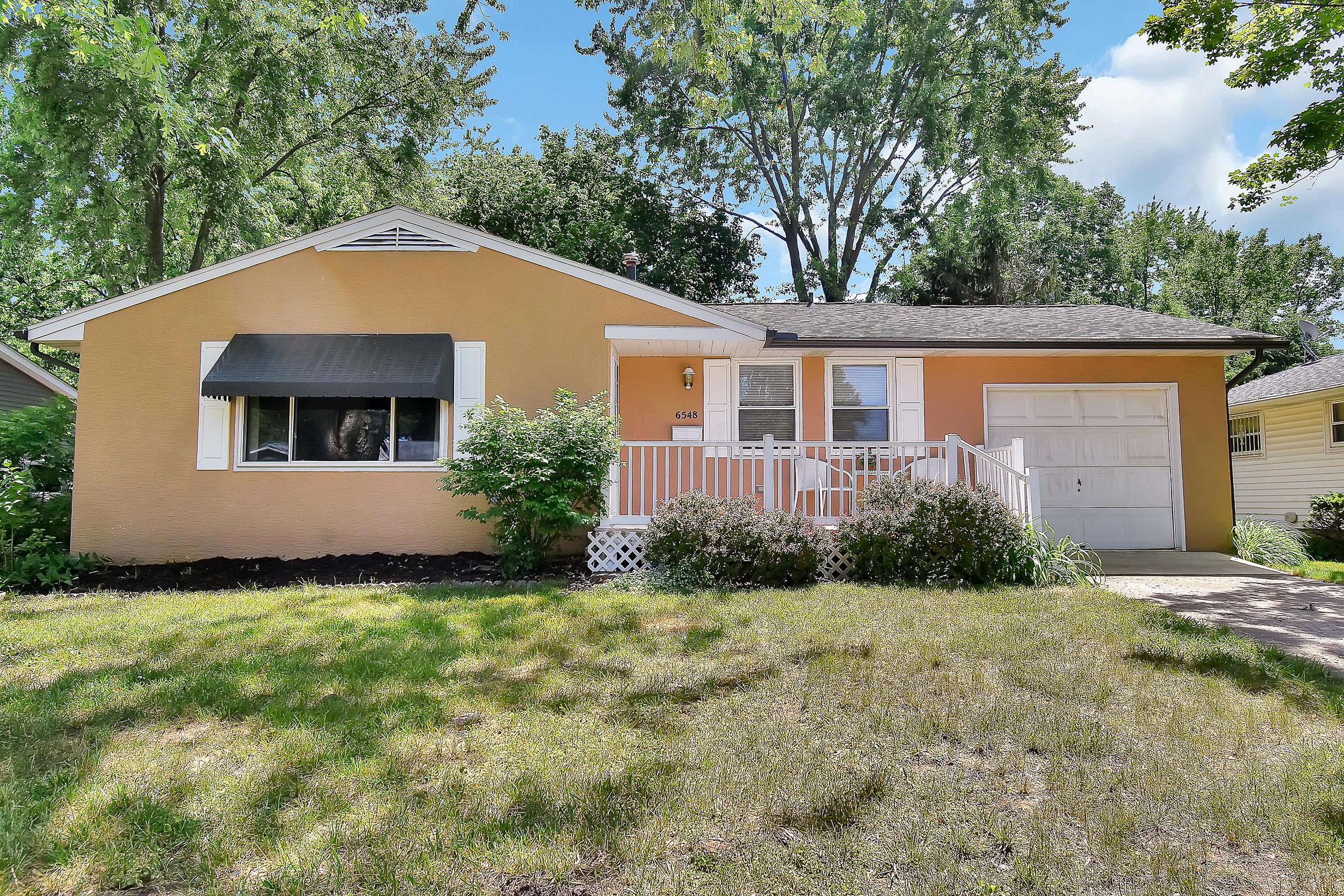 6548 Devonhill Road Columbus, OH 43229 - Photo 3 of 28 Gallery Image 3