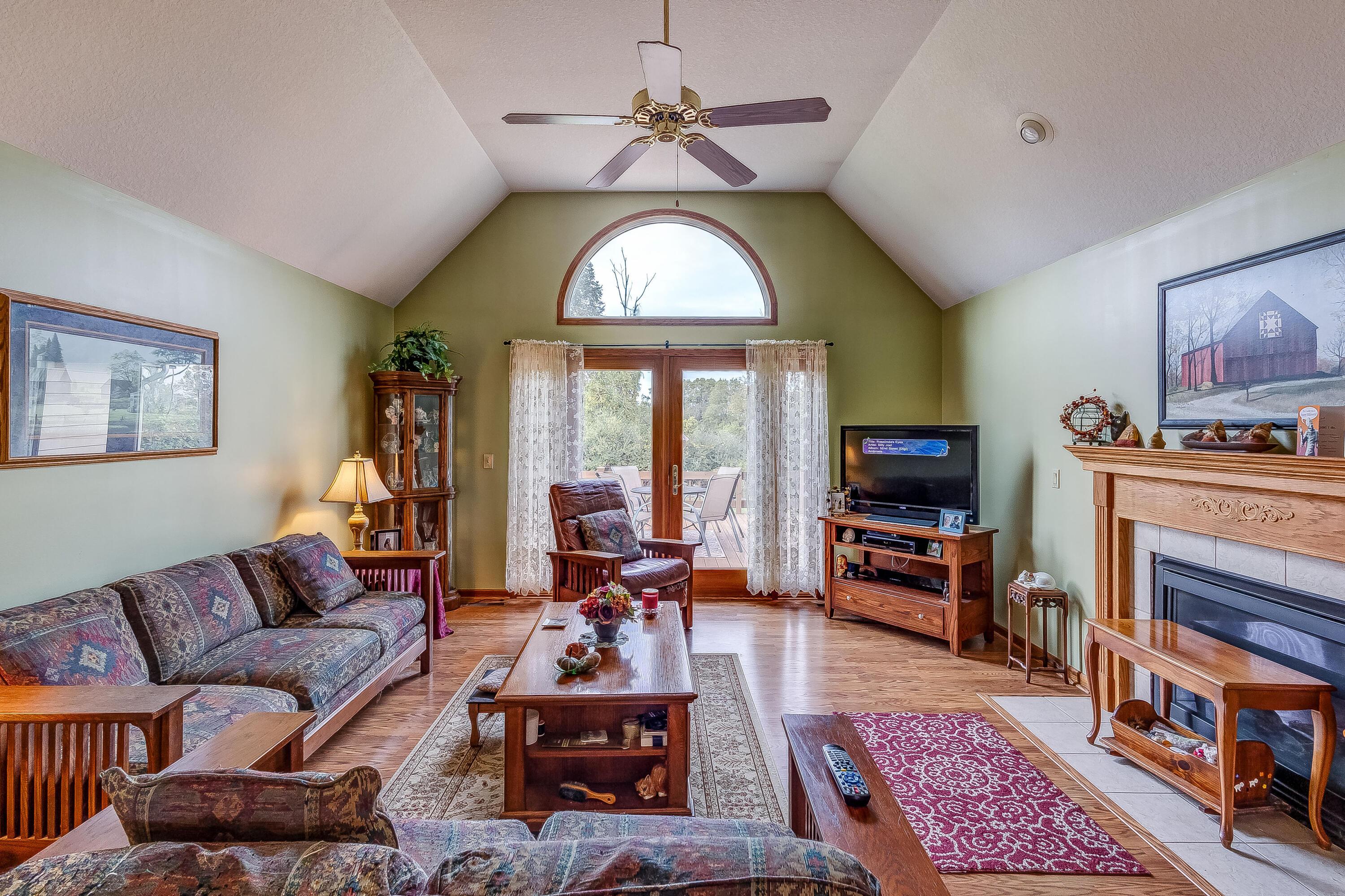 11339 Cochran Road Mount Vernon, OH 43050 - Photo 4 of 41 1-23