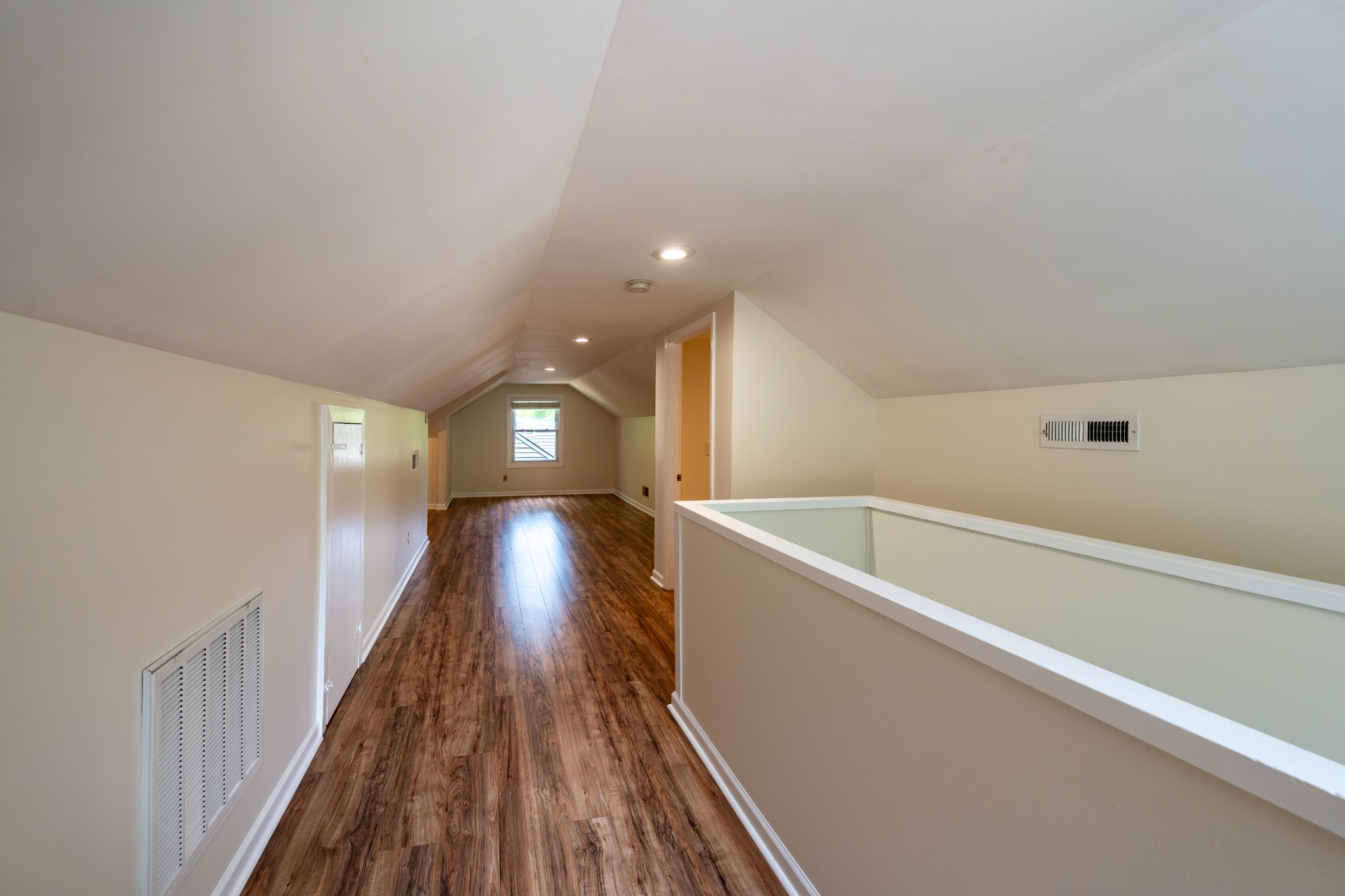 3508 Robin Road Nashville, TN 37204 - Photo 27 of 32 a view of a hallway with wooden floor