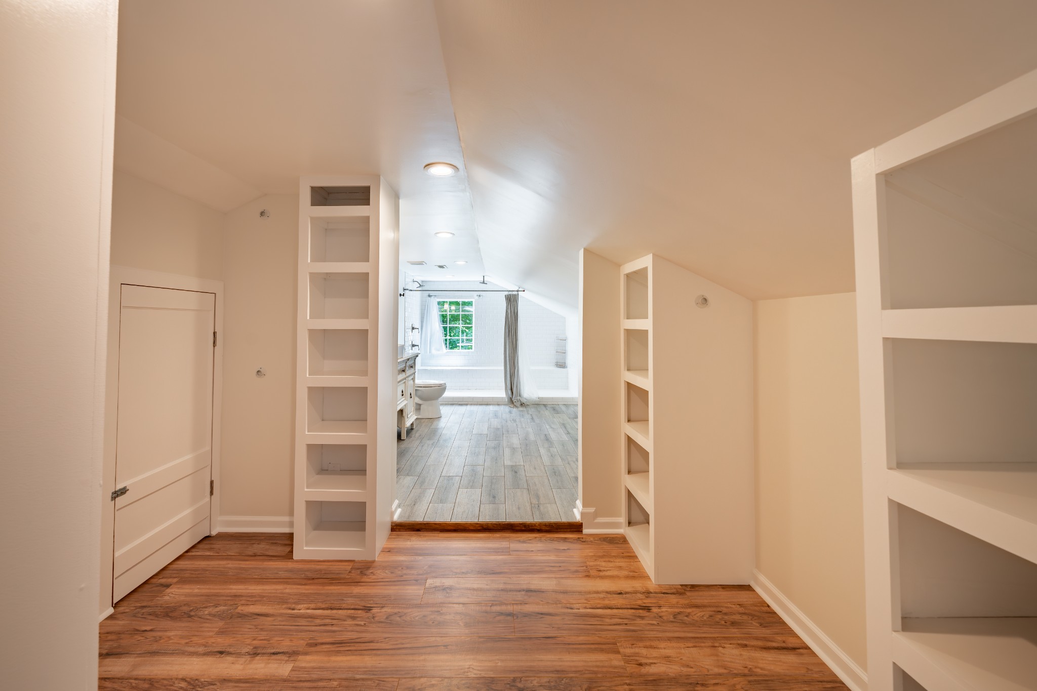 3508 Robin Road Nashville, TN 37204 - Photo 29 of 32 a view of an empty room and wooden floor