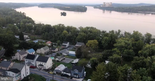 a view of a lake from a yard