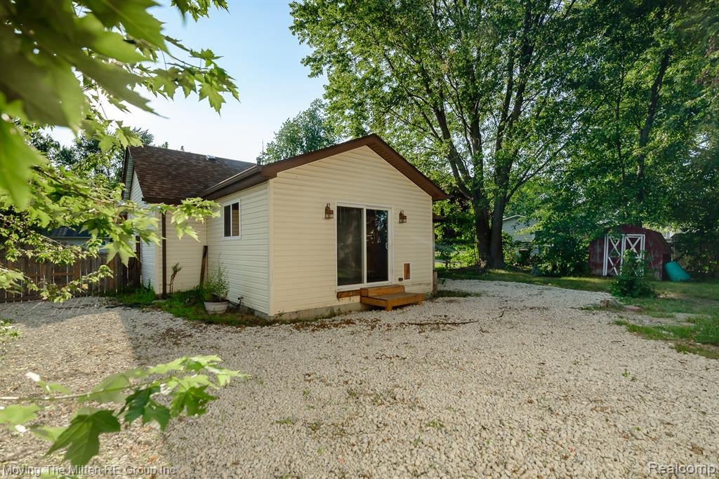 26247 Weigel Road New Boston, MI 48164 - Photo 21 of 30 Gallery Image 21