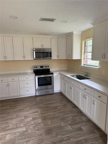 $1,700 | 1612 Maplewood Drive, Harvey, LA 70058