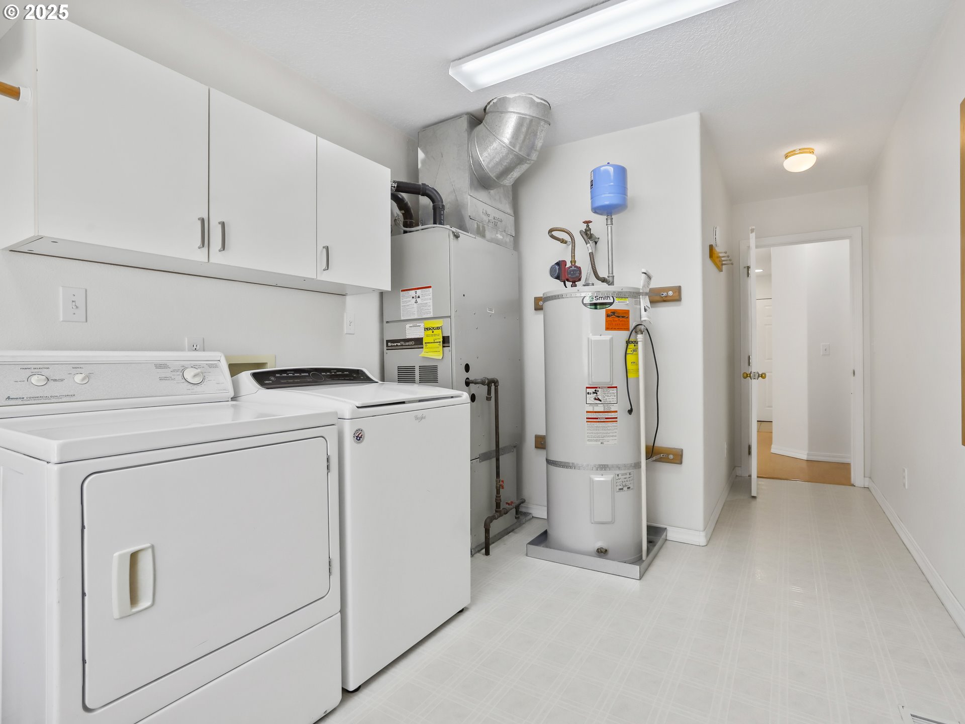 17265 Amber Lane Sandy, OR 97055 - Photo 42 of 46 a storage room with washer and dryer