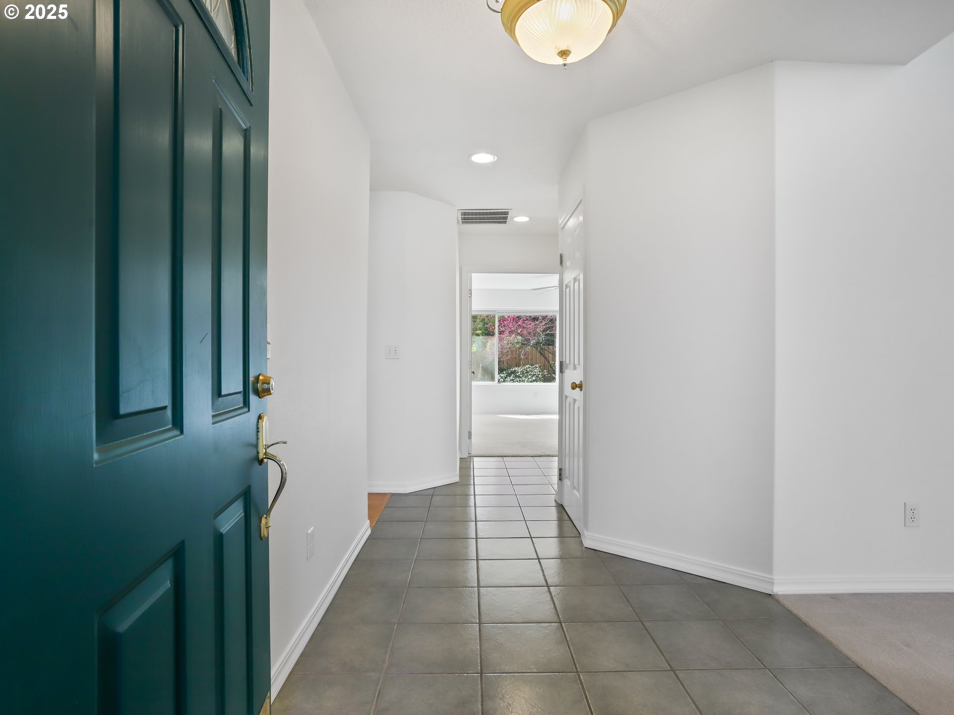 17265 Amber Lane Sandy, OR 97055 - Photo 5 of 46 a view of a hallway