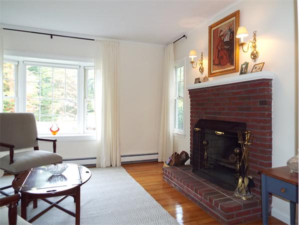 17 Juniper Road Franklin, MA 02038 - Photo 3 of 29 Gallery Image 3