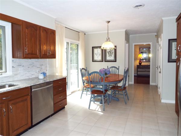 17 Juniper Road Franklin, MA 02038 - Photo 6 of 29 Gallery Image 6