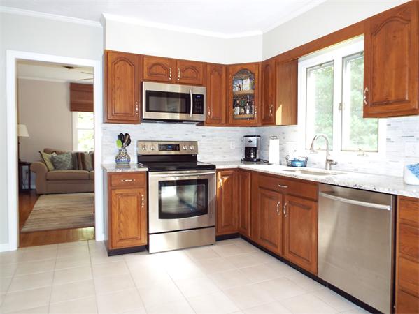 17 Juniper Road Franklin, MA 02038 - Photo 9 of 29 Gallery Image 9