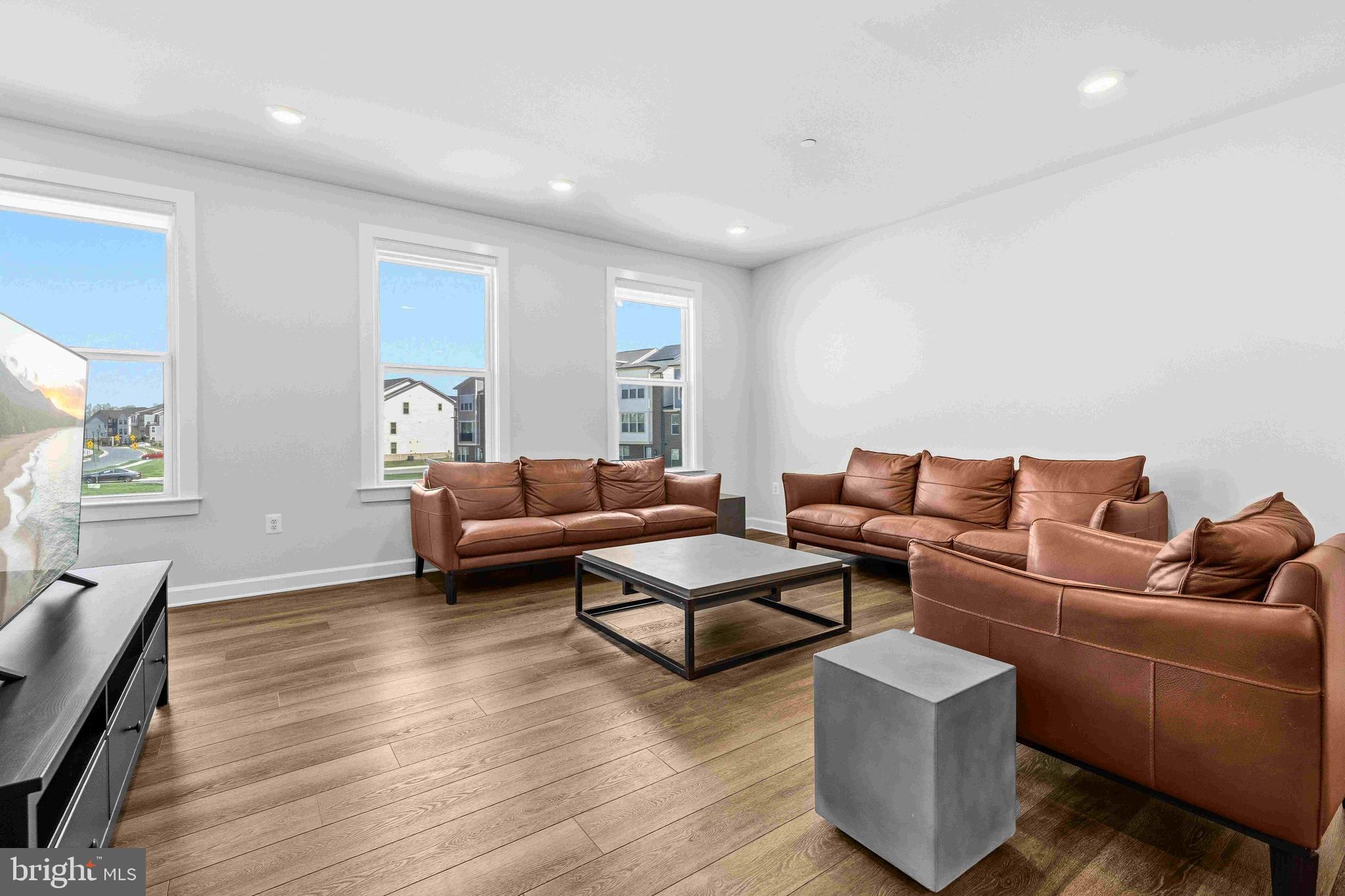 103 Brown Branch Road Laurel, MD 20708 - Photo 5 of 56 Living Room