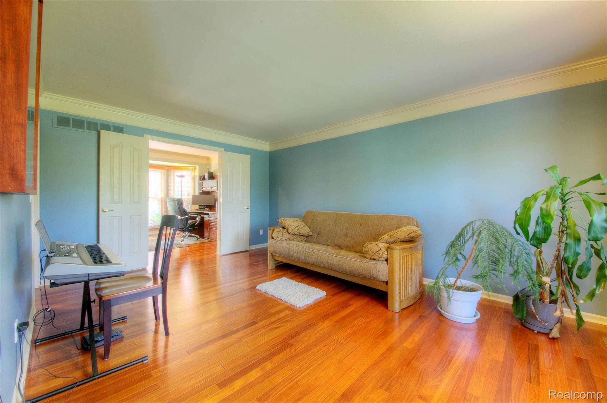 46559 Inverness Road Canton, MI 48188 - Photo 12 of 48 9 Living room.jpg