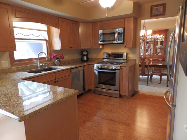 2169 Savannah Road Elgin, IL 60123 - Photo 8 of 25
