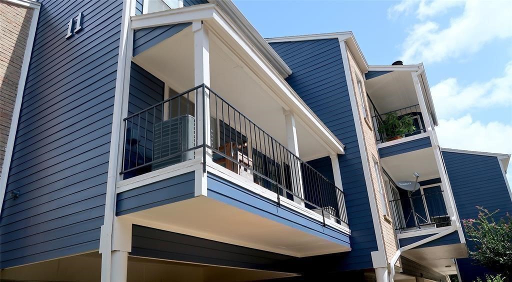 18515 Egret Bay Boulevard, Unit 1101 Webster, TX 77058 - Photo 20 of 30 a view of an chairs in the balcony