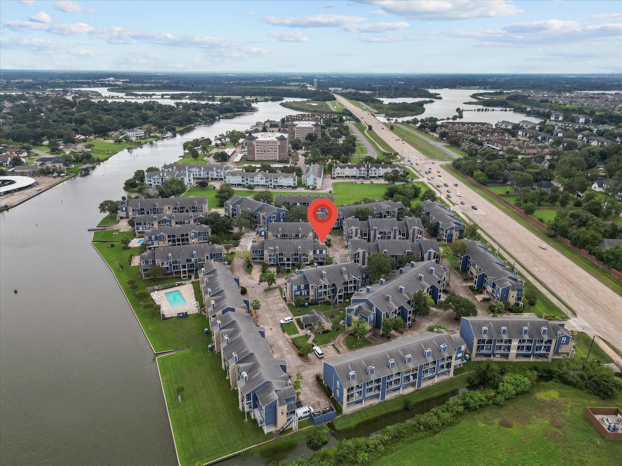 18515 Egret Bay Boulevard, Unit 1101 Webster, TX 77058 - Photo 29 of 30 a view of a city with an ocean