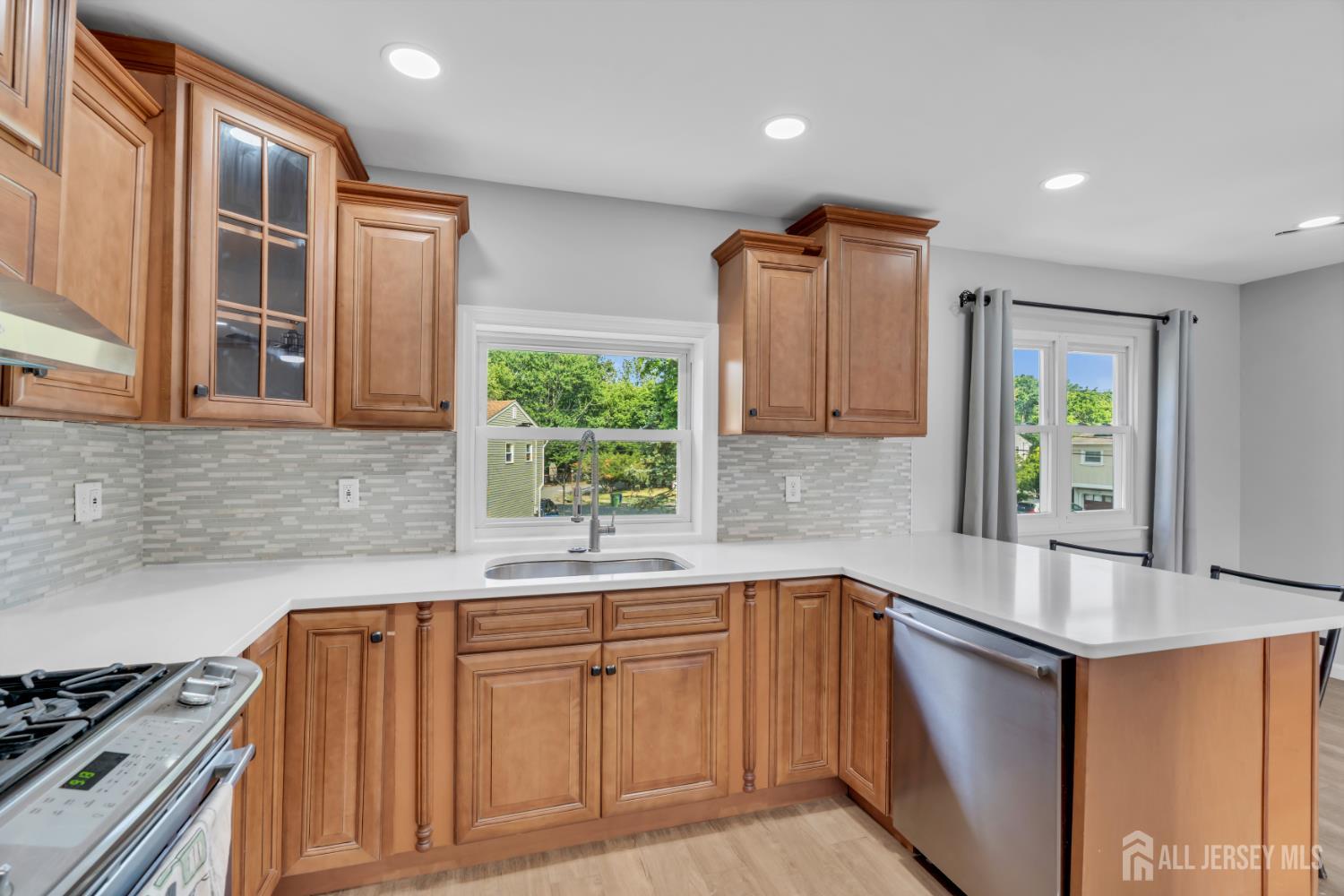 125 Jeff Street Edison, NJ 08837 - Photo 16 of 45