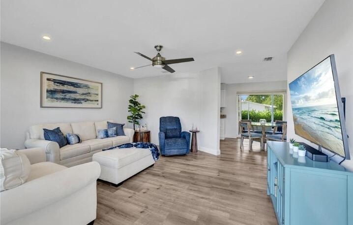 54 Hilo Court Naples, FL 34112 - Photo 2 of 8 0cd7bd6c-9bfc-4f9b-b384-ec75f5742391