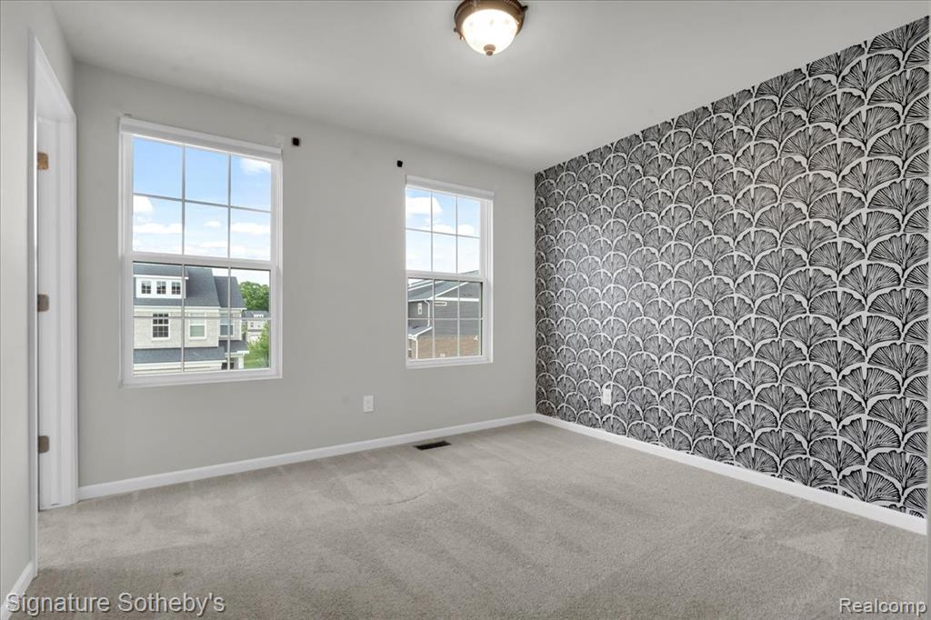 319 Strawberry Drive Rochester, MI 48307 - Photo 19 of 33