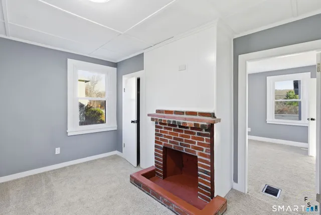 $2,500 | 76 Skinner Street, East Hampton, CT 06424