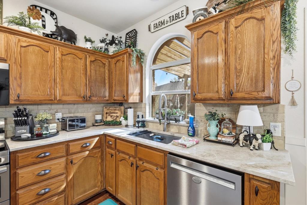 116 Sierra Trail Justin, TX 76247 - Photo 15 of 40